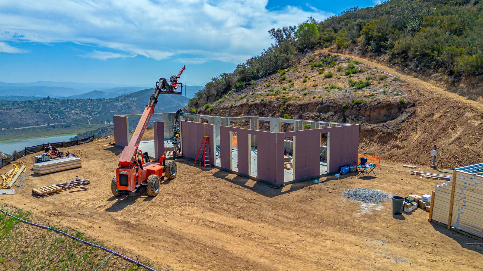 4C SAFE exterior wall panels being erected on the hillside Escondido site