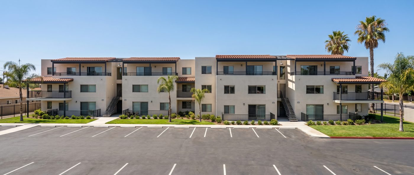 Rialto Apartments, 16-unit multifamily building exterior, rendering